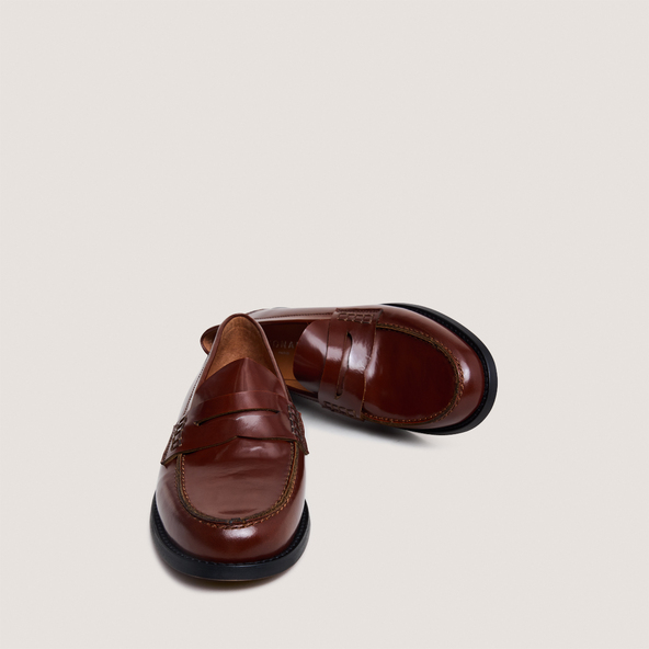 Penny loafers with raised soles in brown glazed leather | AUDELYA