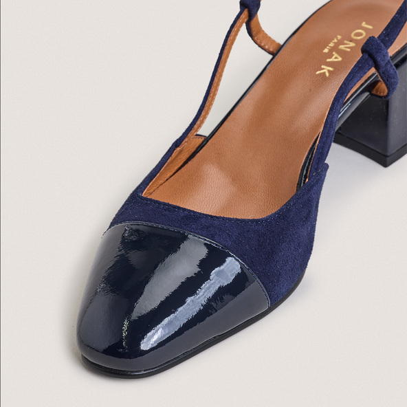 Low-heel slingbacks in navy patent leather and velvet | DHAPOPY