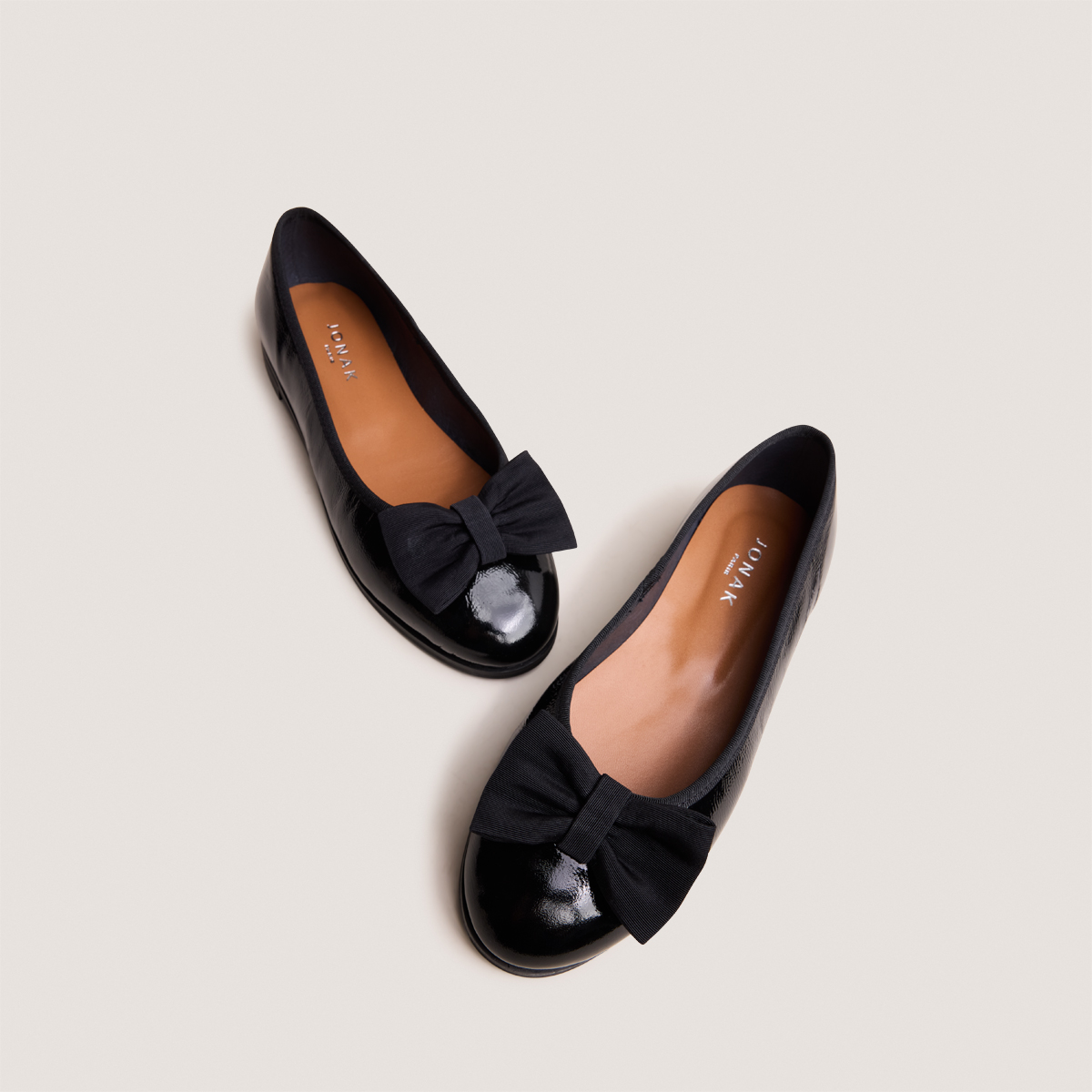 Ballet Flats with Bows in pleated black patent leather | DESTHER
