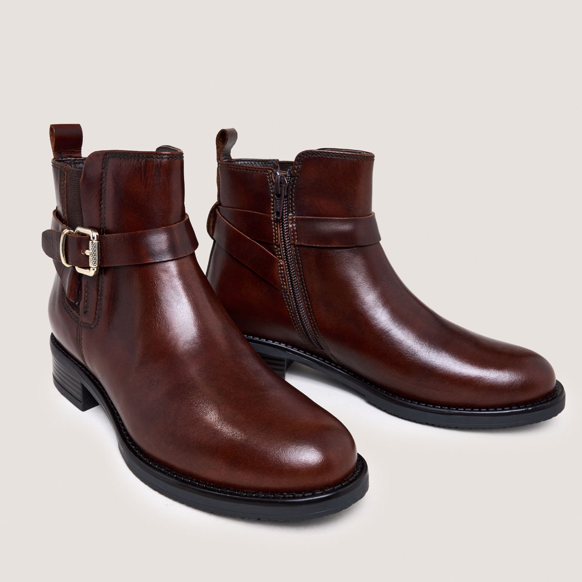 Boots with Buckles in cognac patinated leather | ABSTRAIT