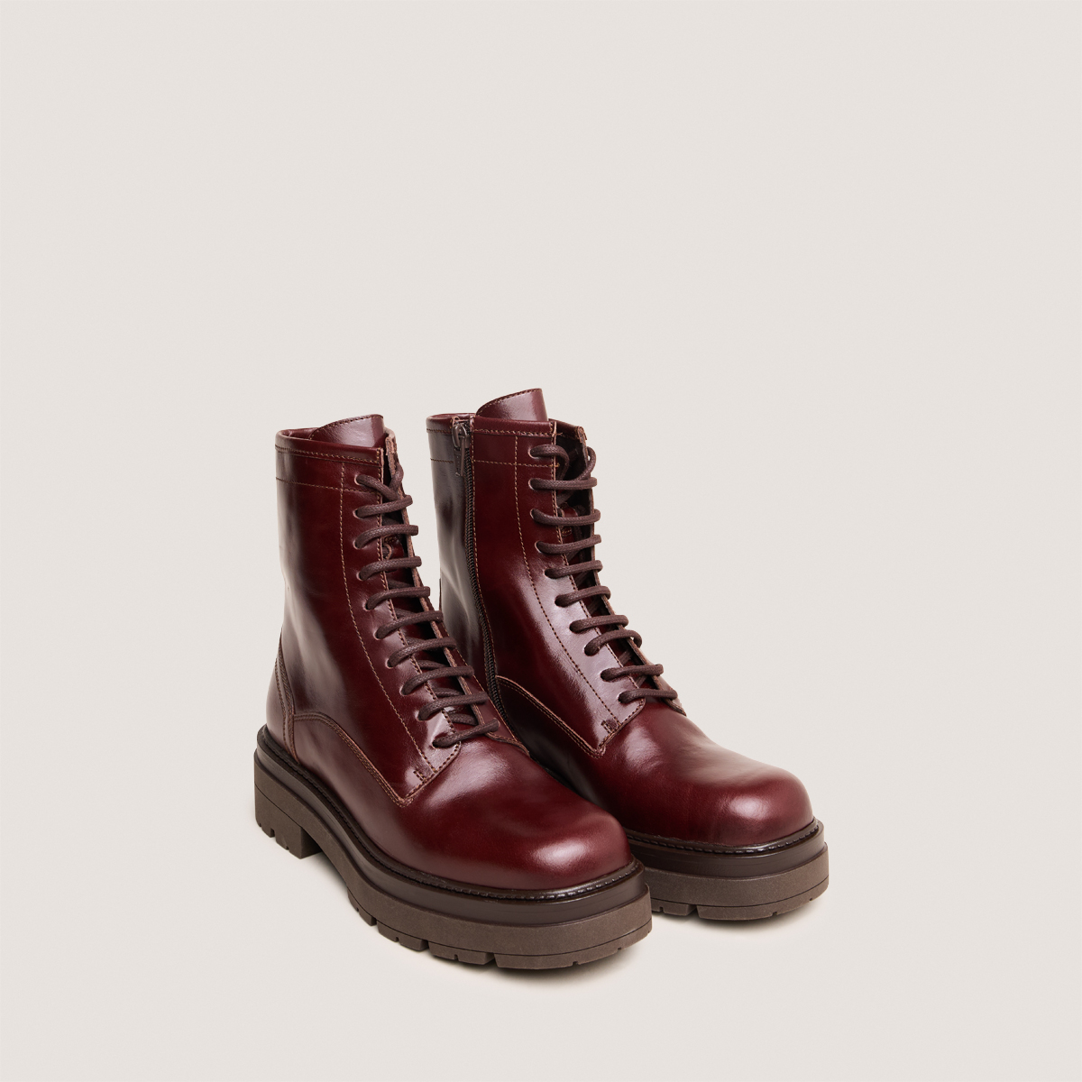 Lace-up boots in brown leather | DICUS