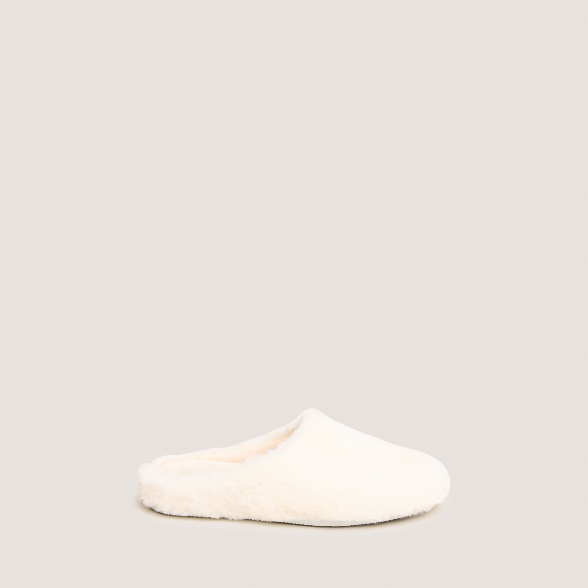 Slippers in ecru fluffy fabric | JUDE