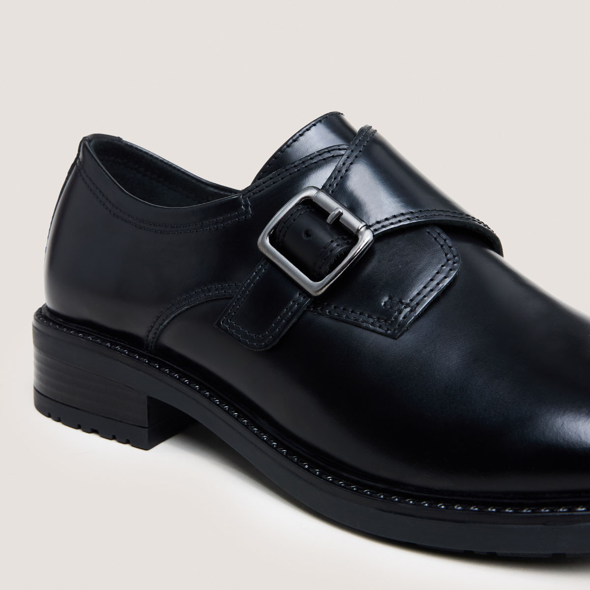 Buckle derbies in glazed black leather | ATLANTIS