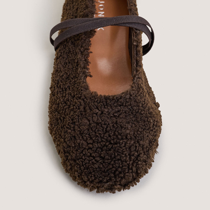 Ballet flats with straps in dark brown fleece | duvet