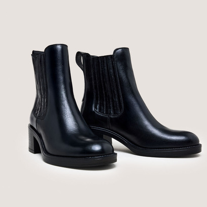 Heeled Boots black