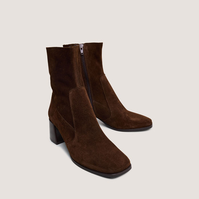 Ankle boots with oval toes in brown split leather | argentat