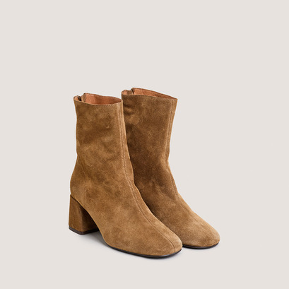 Boots with zip-up back in tobacco split leather | denonie