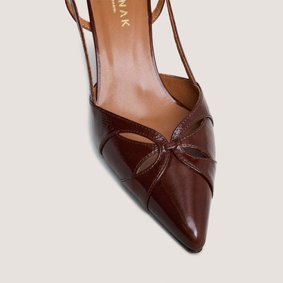 Slingback Pumps in shiny brown leather | DAMOUR