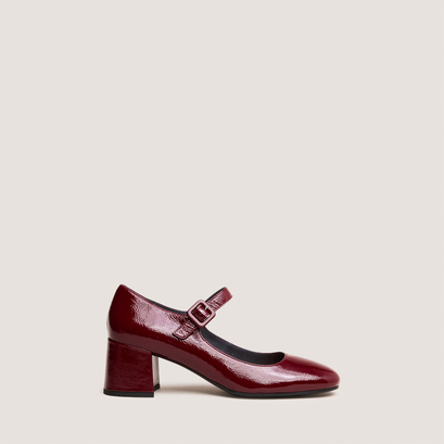 Heeled mary janes in pleated burgundy patent leather | dittus