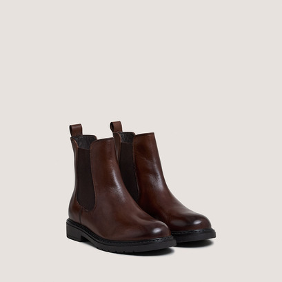 Chelsea boots in brown patinated leather | amical