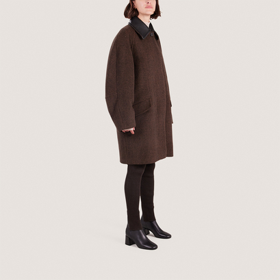 Ankle boots with back zippers in soft black leather | denonie