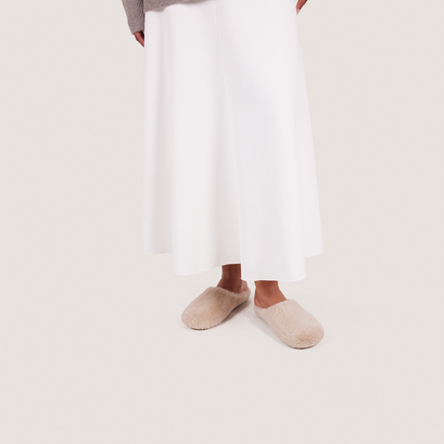 Slippers in beige fluffy fabric | jude