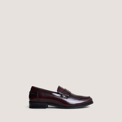 Round-toe loafers burgundy