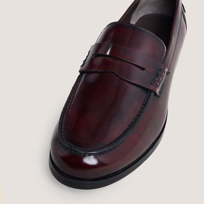 Round-toe loafers burgundy