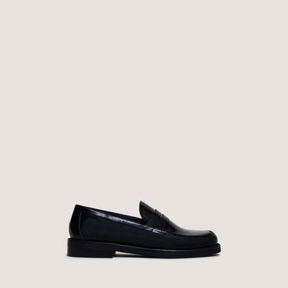 Round-toe loafers black