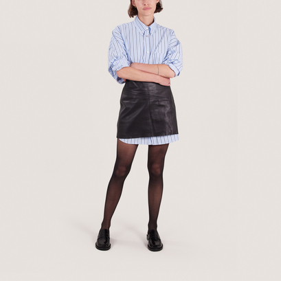 Round-toe loafers black