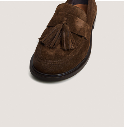 Loafers with tassels in brown suede | damande