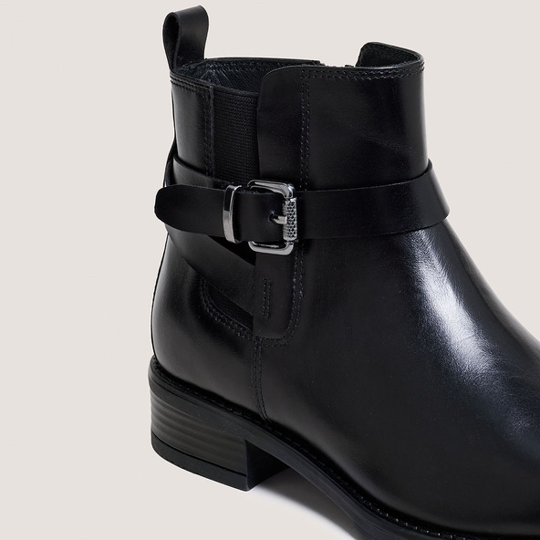 Boots with Buckles in black leather | ABSTRAIT