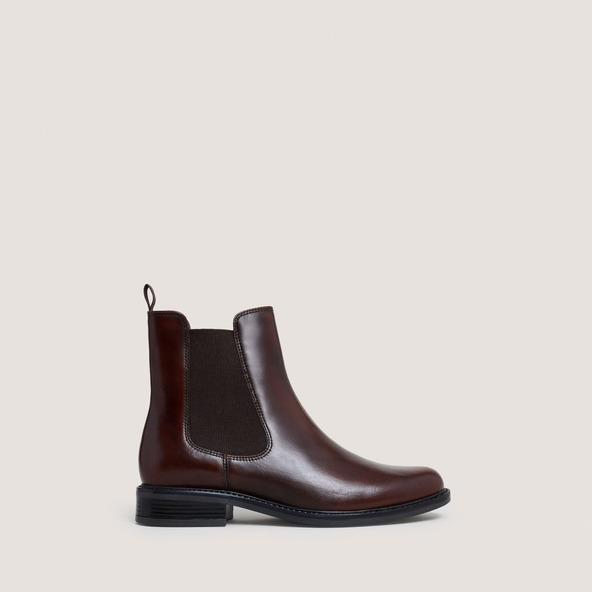 Chelsea Boots with Rounded Toe in cognac patinated leather | AUDRY