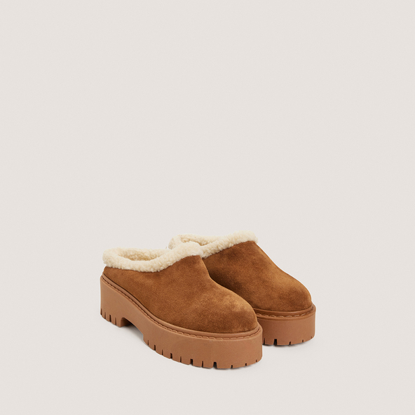 Lug sole Mules in tobacco split leather and beige fleece | RALF