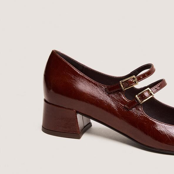 Mary Janes with double straps in shiny brown leather | DUNY