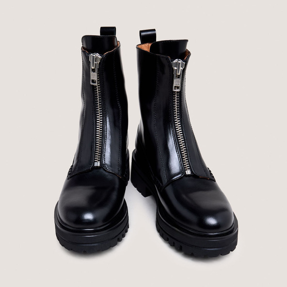 Boots with zippers in black leather | AMOUREUSE
