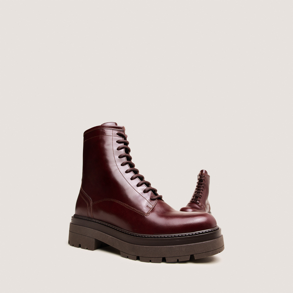 Lace-up boots in brown leather | DICUS