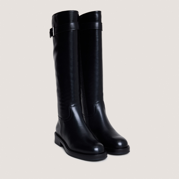 Boots with adjustable buckles in black leather | CASPER