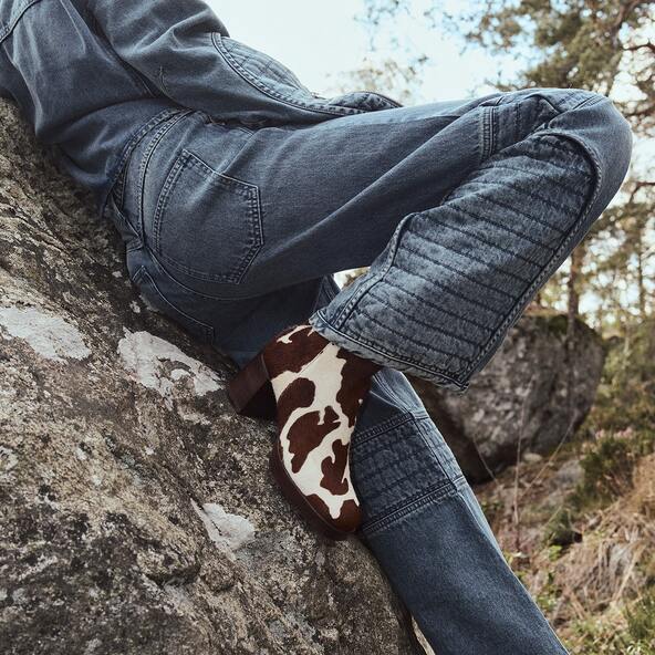 Ankle boots with square toes in brown cowhide | VANVES