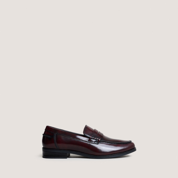 Round-toe loafers in burgundy patinated leather | ALBIN