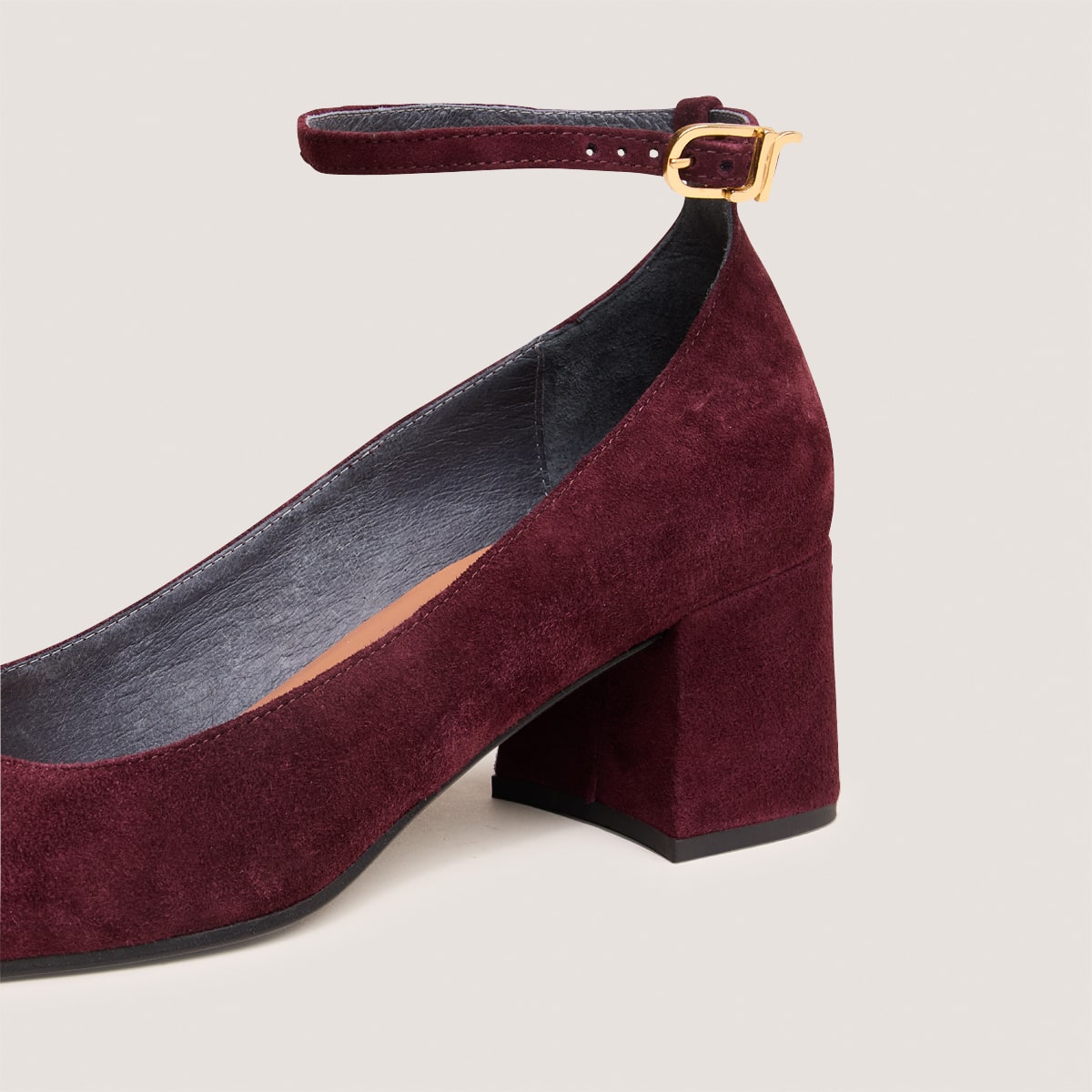 Mary Jane shoes with ankle strap in burgundy suede | DITTO