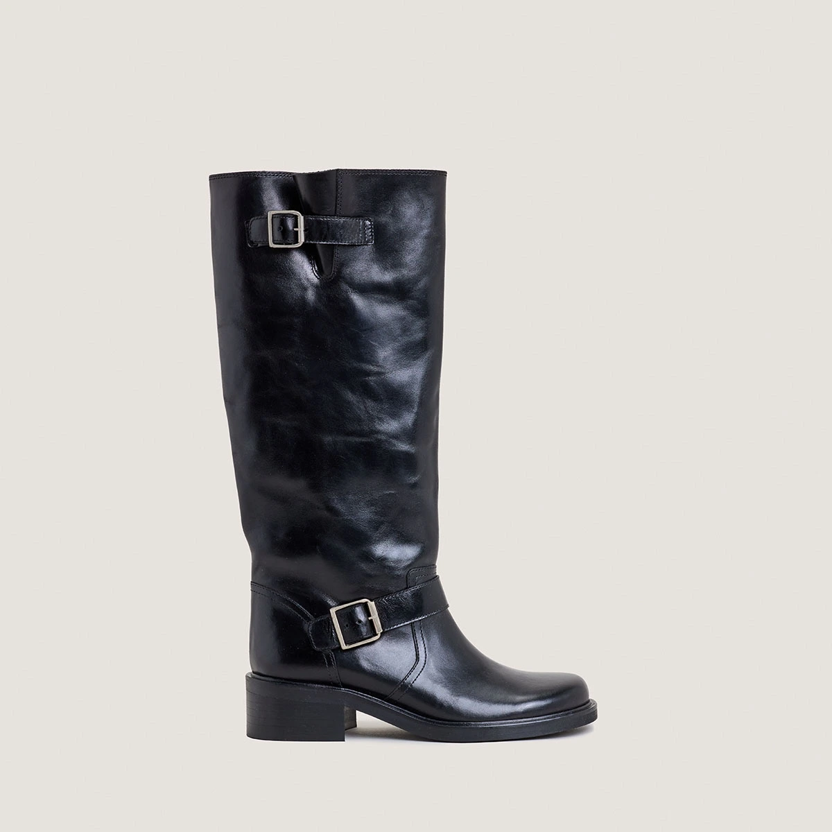 Tall boots with straps in black leather | DARJORIE