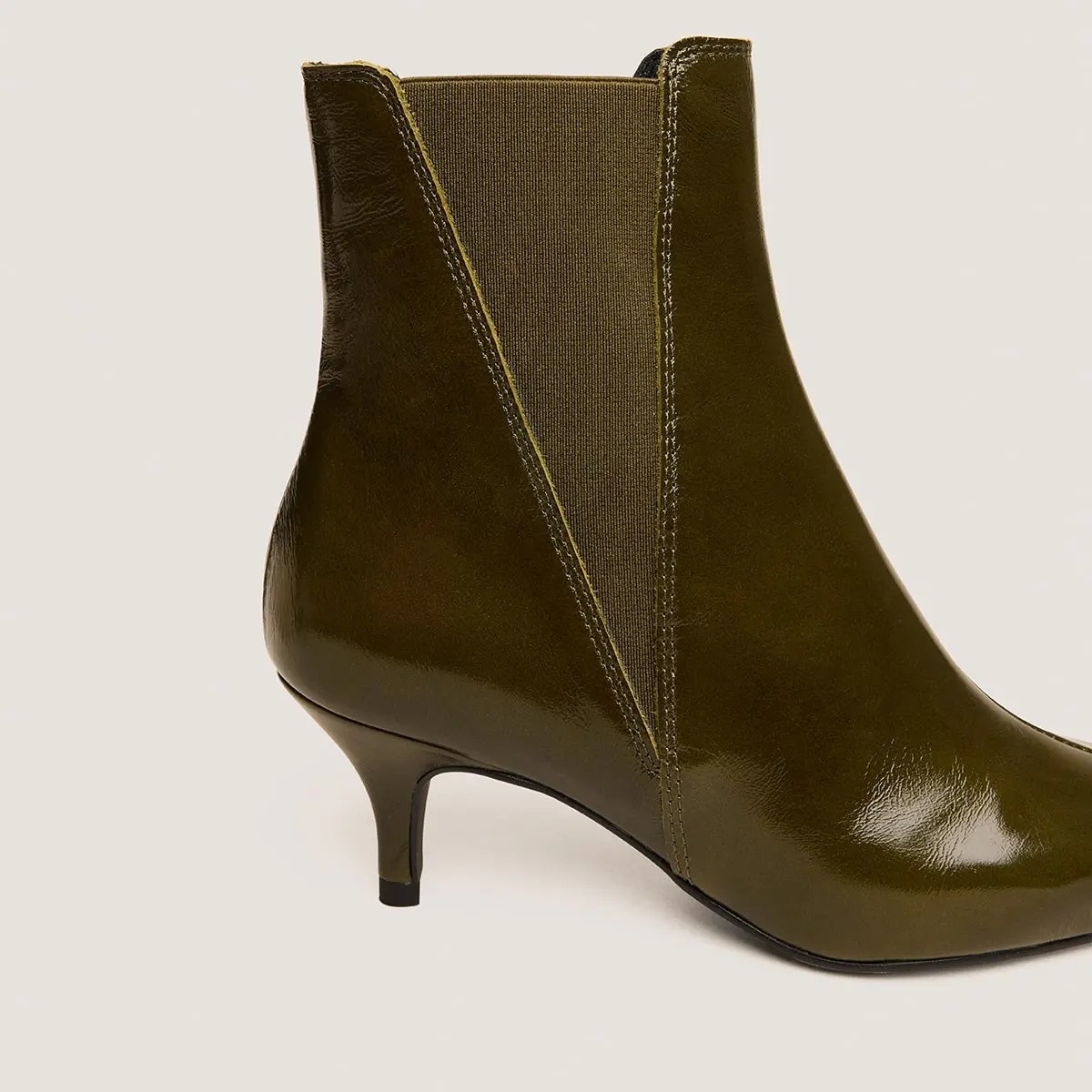 Pointed-toe stiletto-heel ankle boots in khaki shiny leather | BORGIA