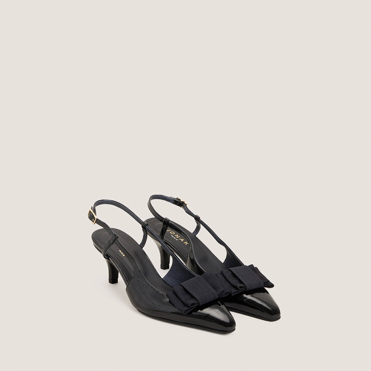 Bow Pumps in pleated black patent leather | DALO
