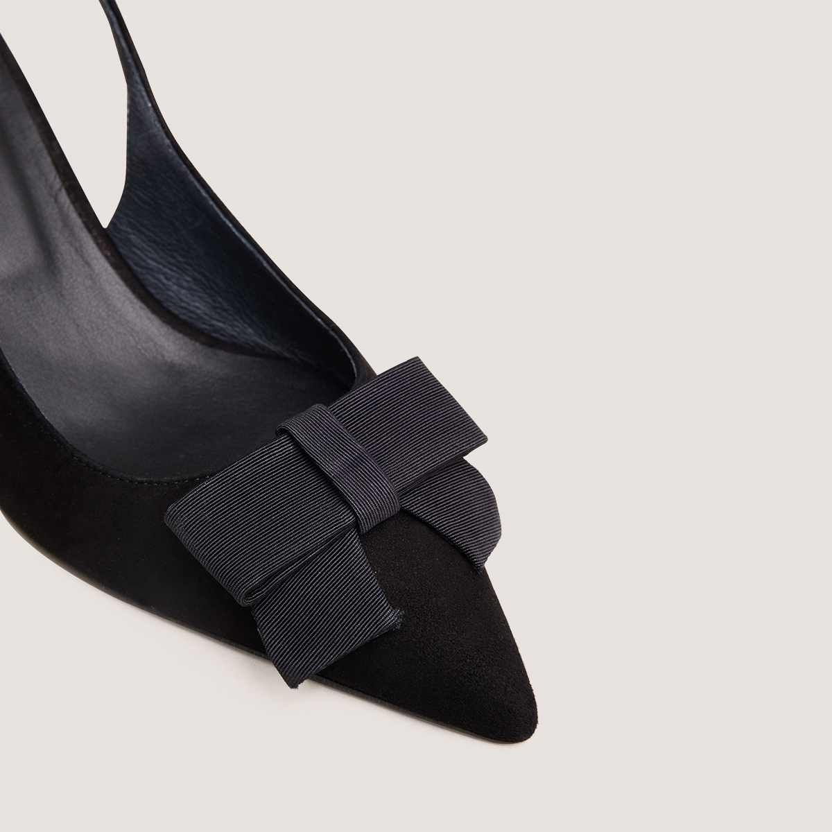 Slingback Pumps with Front Detail in black velvet | DAMELIE