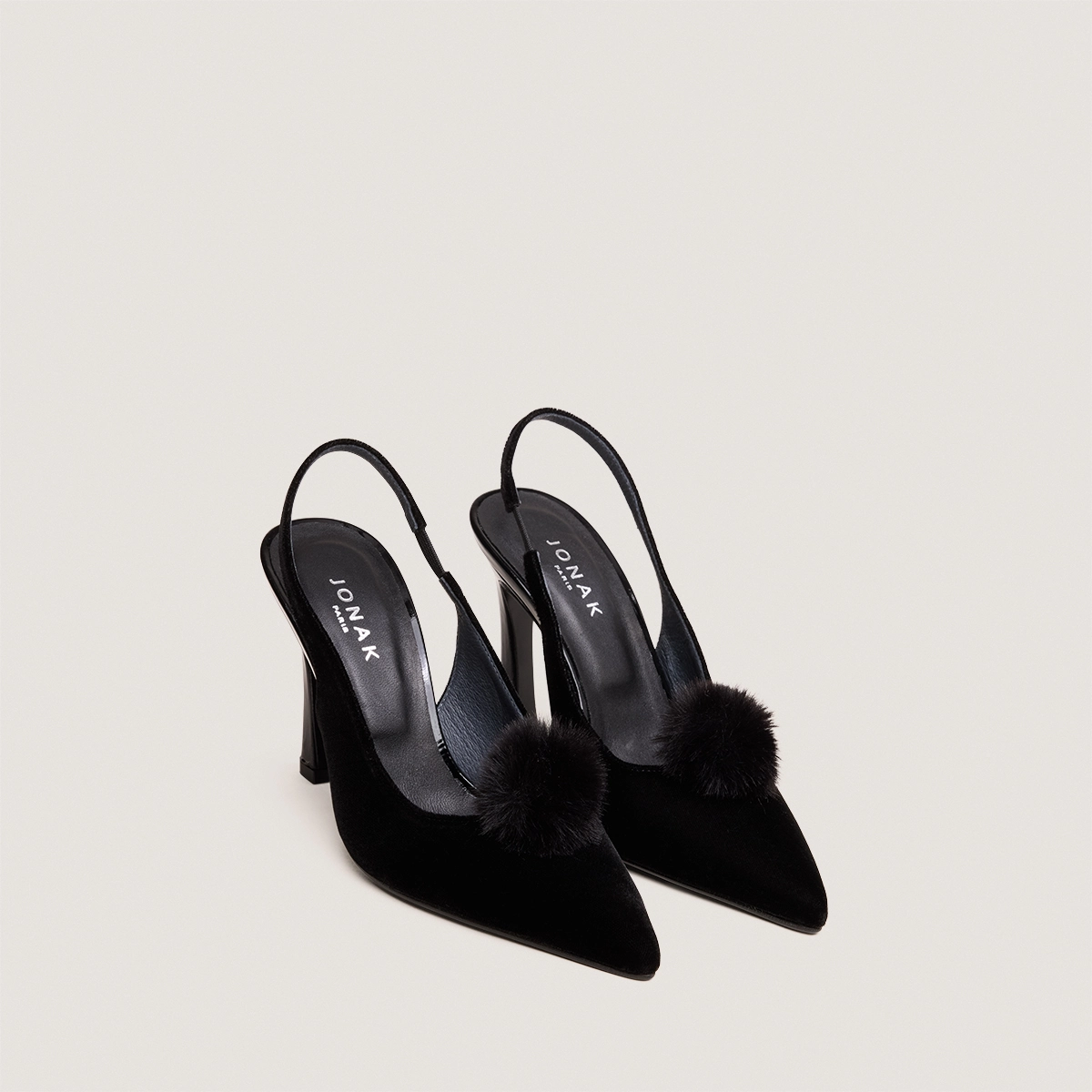 Pointed-Toe Pumps with Tassels in black velvet | DEMANUEL