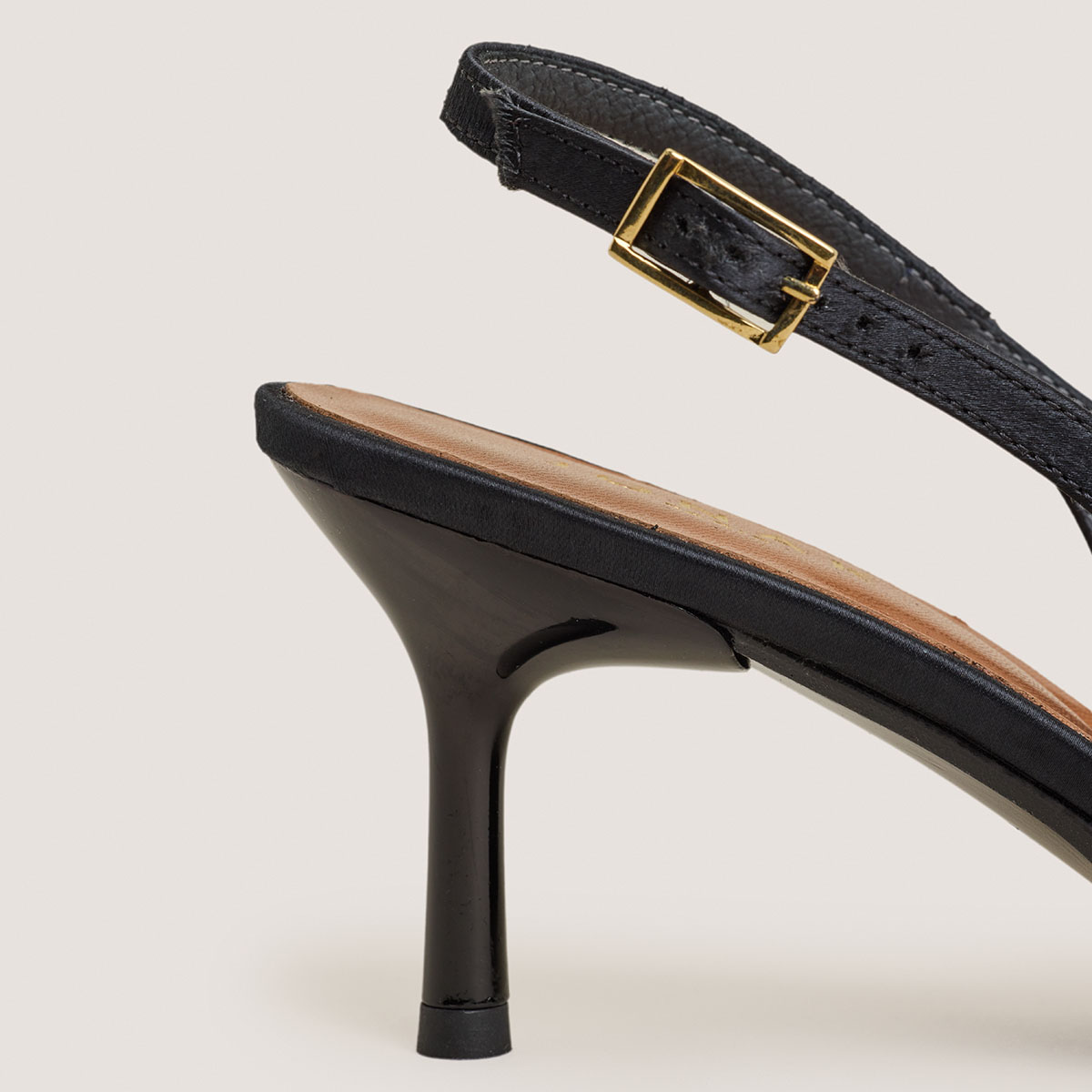 Slingback Pumps in black satin | DIAMANTUS