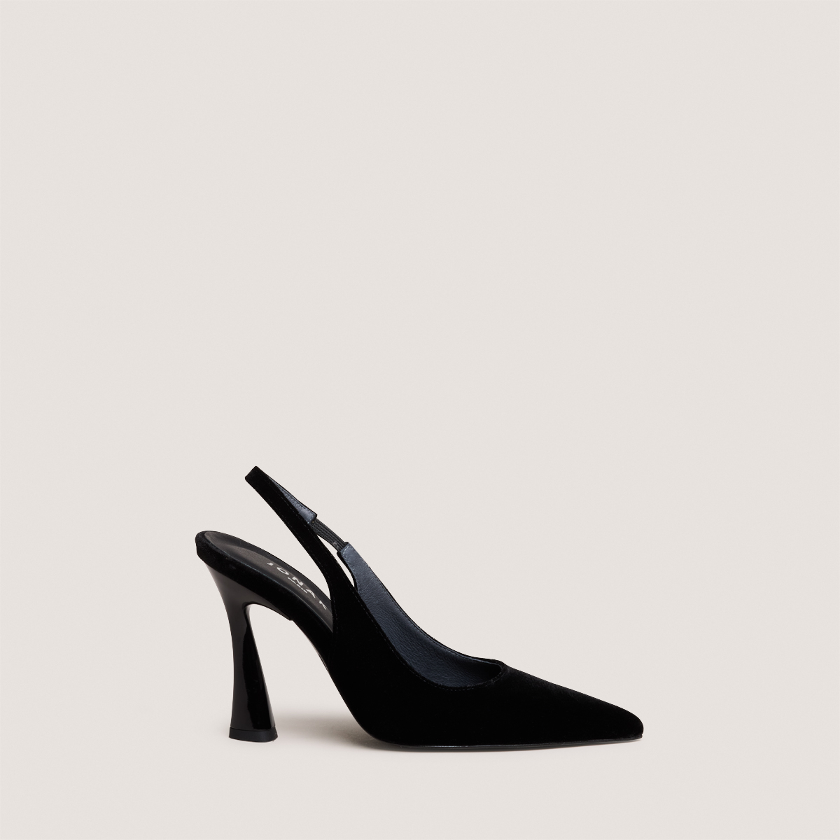 Pointed-Toe Slingback Pumps in black velvet | DRESSY