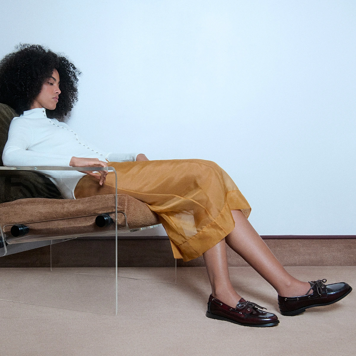 Loafers with laces In shiny burgendy leather | AULGA