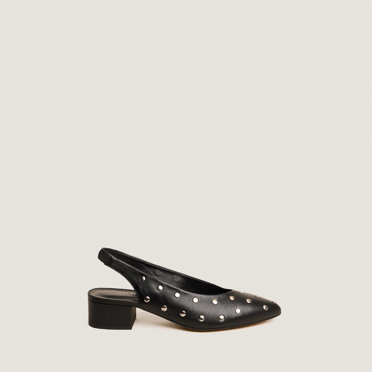 Pointed-toe ballerinas with studs in black leather | VINCENT