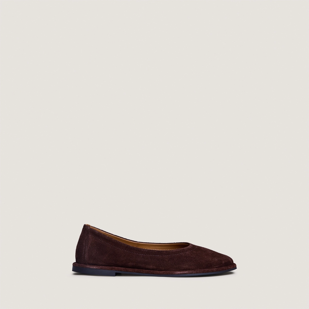 Round-toe ballet flats in brown suede | JANICE