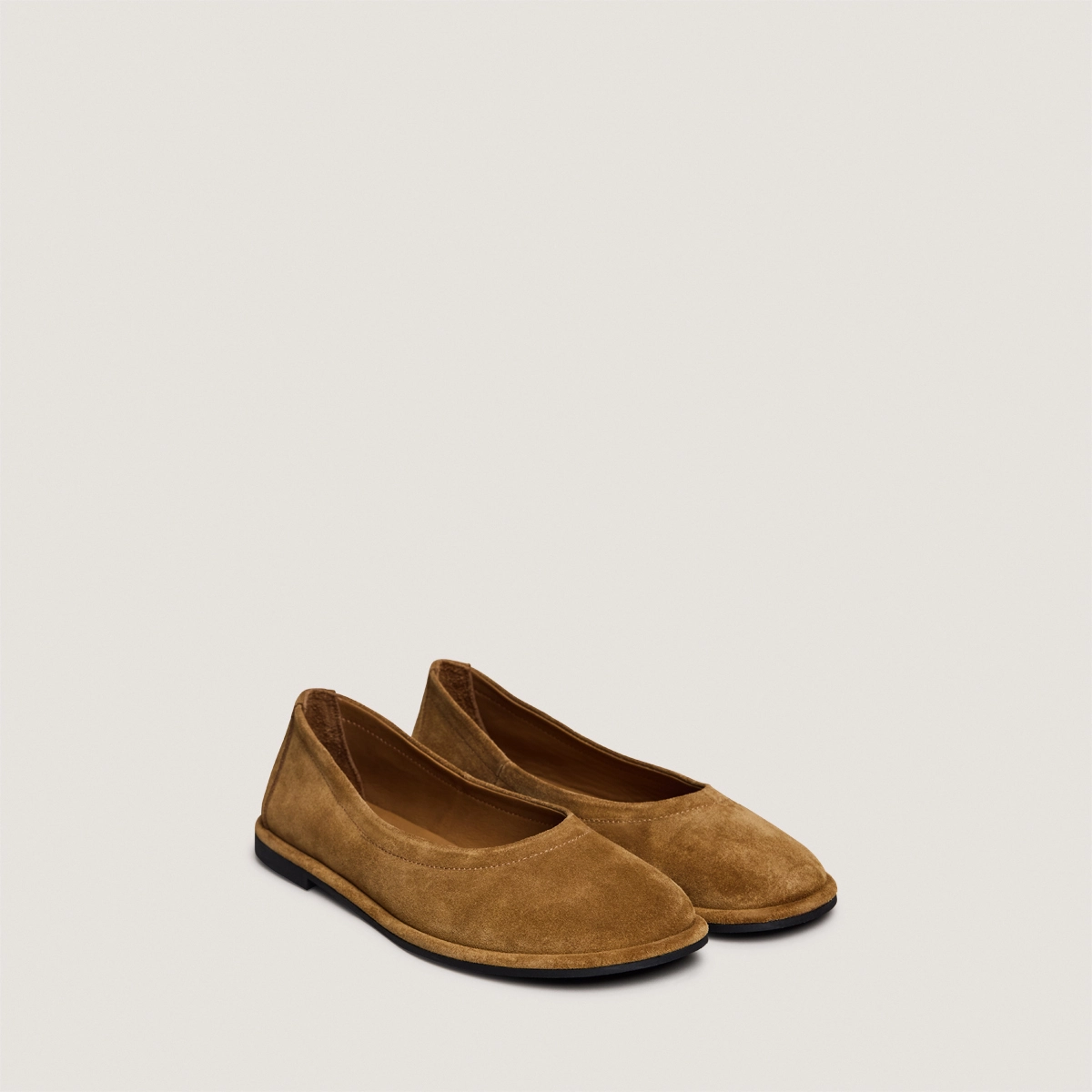 Round-toe ballet flats in tabacco suede | JANICE