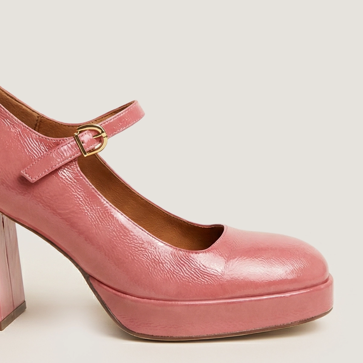 Platform Mary Janes with rounded toes Patent crinkled leather in dusty pink | VERITOX