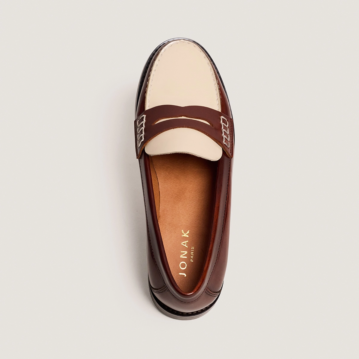 Loafers with pinched platform soles Glossy leather in brown and ecru | AUDELYA