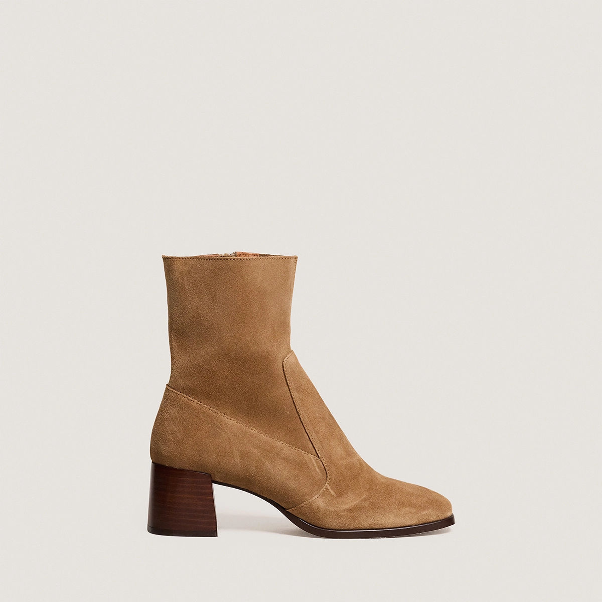 Oval-toe ankle boots in dark beige split leather | ARGENTAT