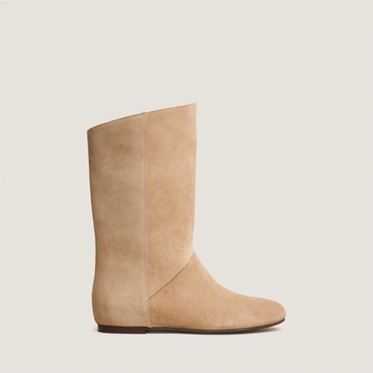 Low boots with round toes in taupe suede | demiurge