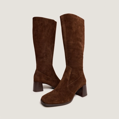 Square-toe boots in brown suede | argentine