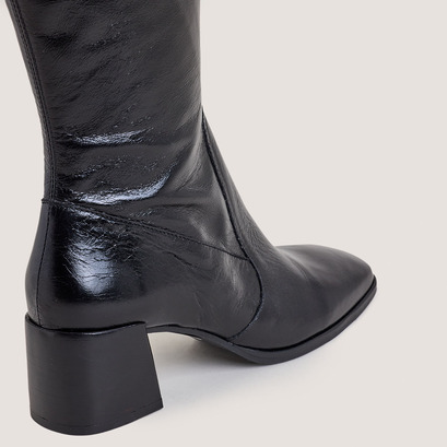 Square-toe boots in black split leather | argentine