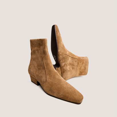 Pointed-toe ankle boots in tabacco suede | domaine