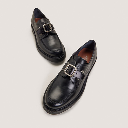 Round-toe loafers in black leather | davril